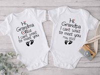 Hi I can't wait to meet you baby pregnancy announcement onesie, personalised to suit your family & friends