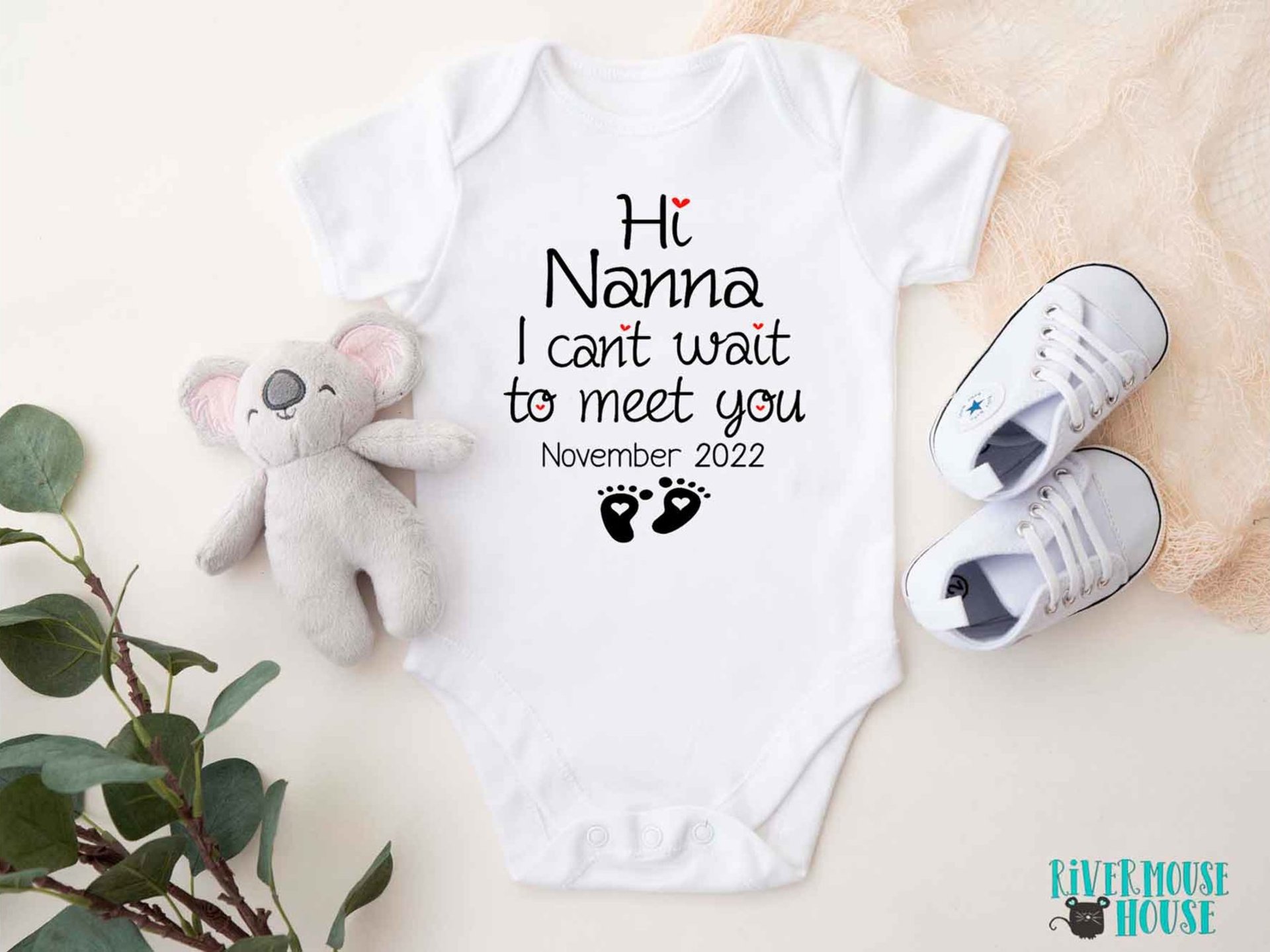 Hi I can't wait to meet you baby pregnancy announcement onesie, personalised to suit your family & friends