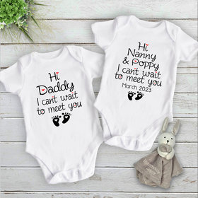 Hi I can't wait to meet you baby pregnancy announcement onesie, personalised to suit your family & friends